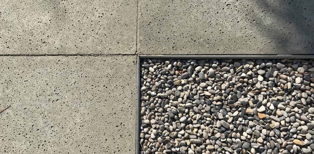 tuinontwerp-diepe-stadstuin-Arnhem-schellevis-tegels-staalranden-denkers-in-tuinen-tuinarchitectuur-1024x502