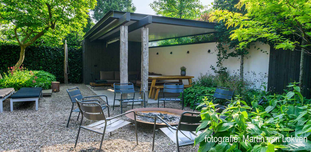 tuinontwerp-stadstuin-zeist-overkapping-overkapt-terras-3-tuinarchitectuur-denkers-in-tuinen-1024x502