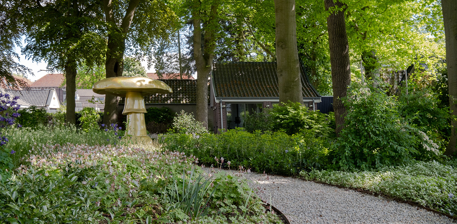 tuinontwerp-kantoorvilla-Apeldoorn-tuinkunst-2-denkers-in-tuinen-Apeldoorn-tuinarchitectuur