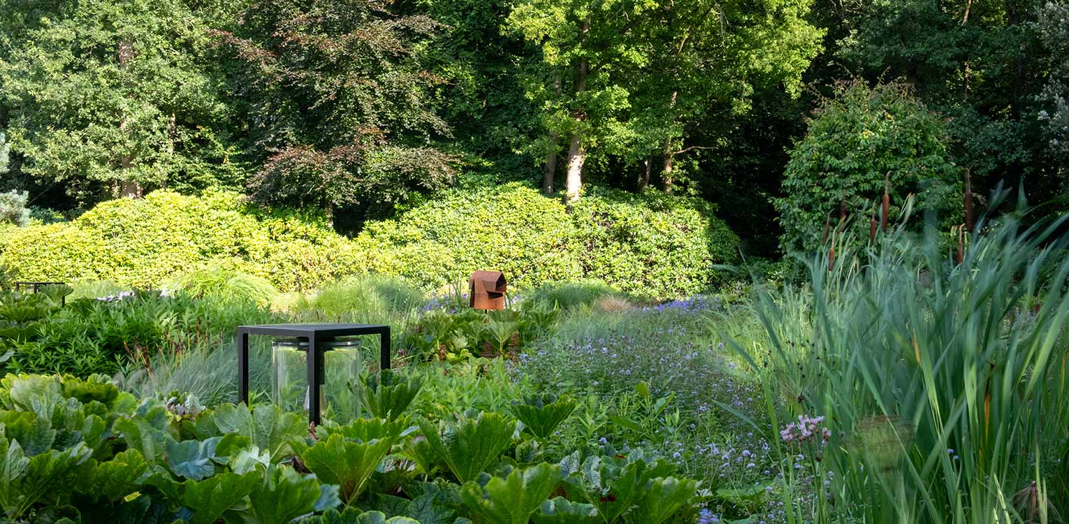 tuinontwerp-villatuin-Aerdenhout-vaste-planten-border-denkers-in-tuinen-Apeldoorn-tuinarchitectuur
