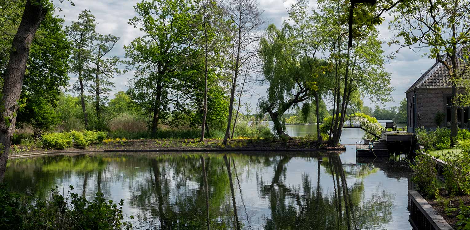 tuinontwerp-villatuin-vechtstreek-zwemvijver-2-denkers-in-tuinen-Apeldoorn-tuinarchitectuur
